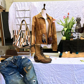 �������